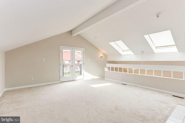 Building Photo - 2A Queen Victoria Ct