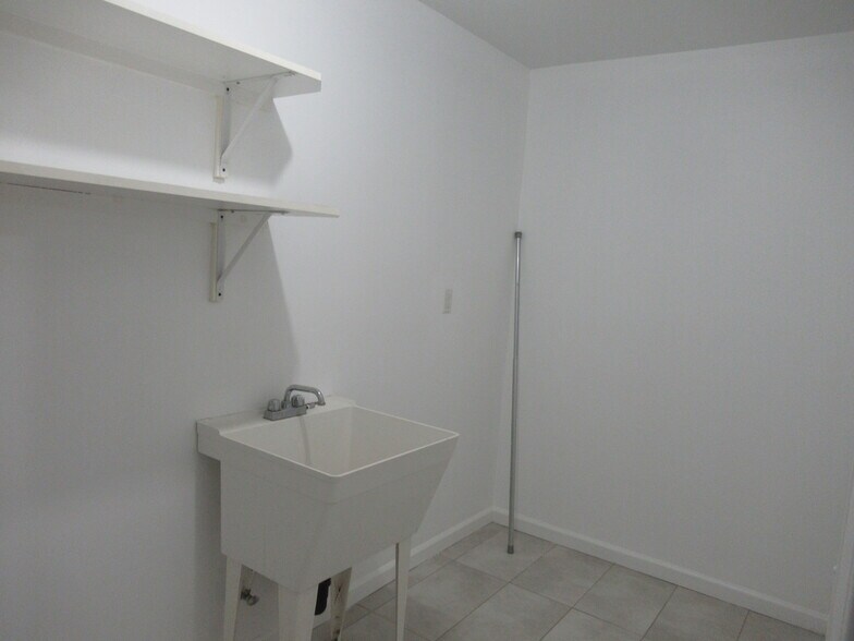 Building Photo - 129 NY-306