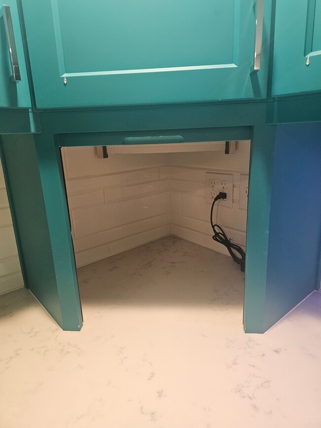 Building Photo - 3920 SE Grant St