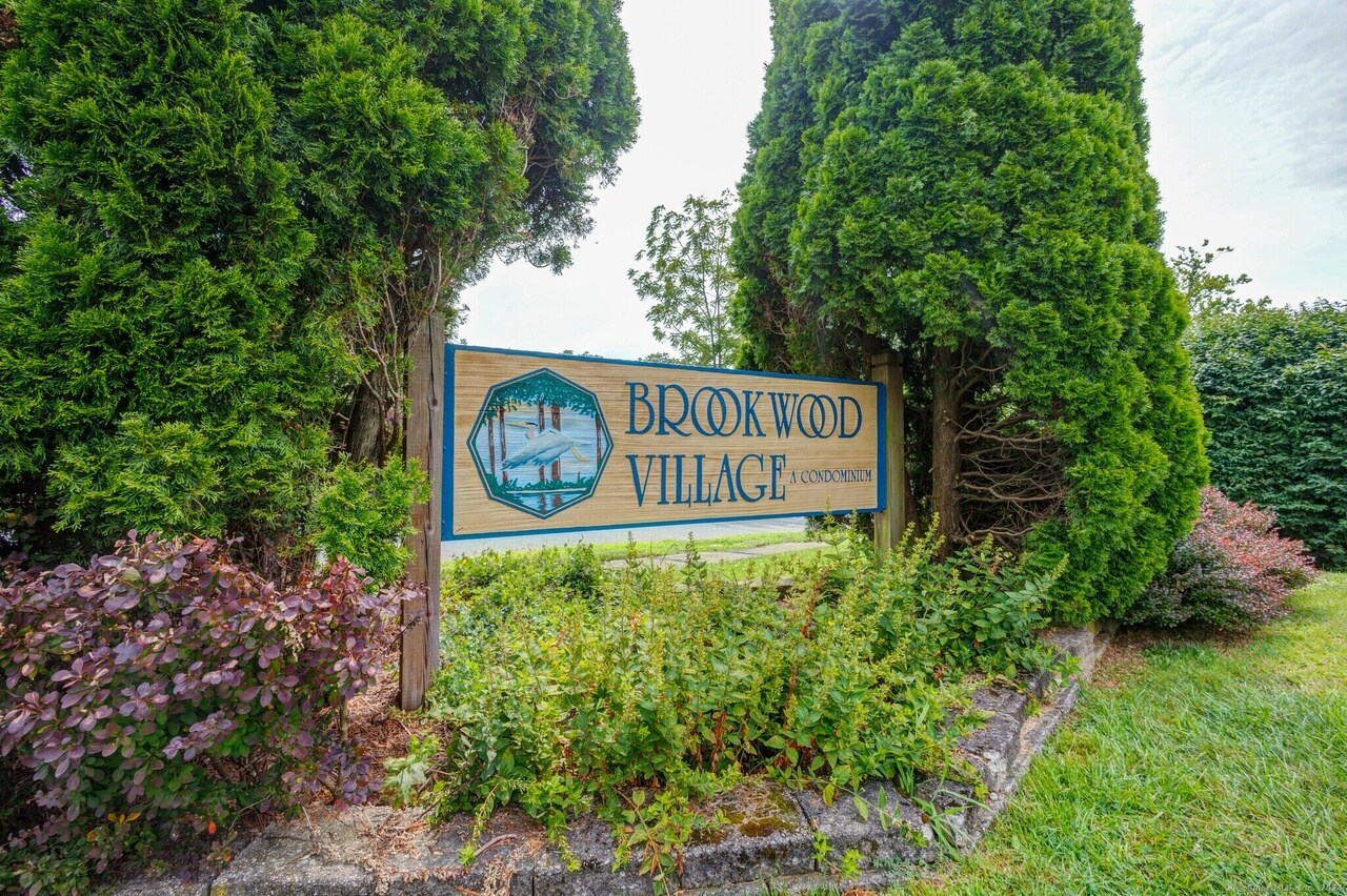 Building Photo - 59 Brookwood Dr