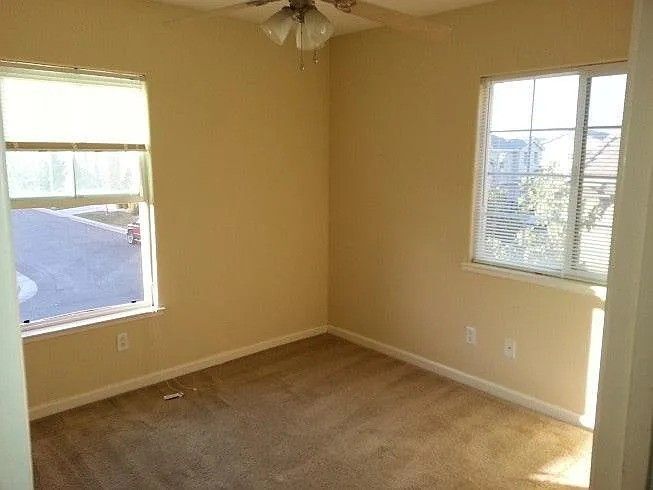 Building Photo - 10826 Peony Pl Dr