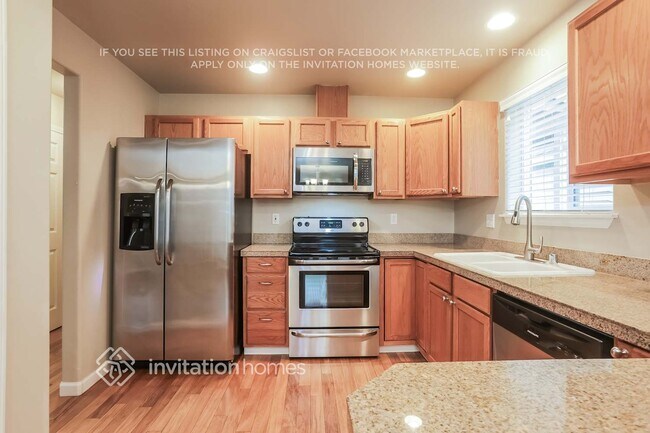 Building Photo - 11408 33rd St NE