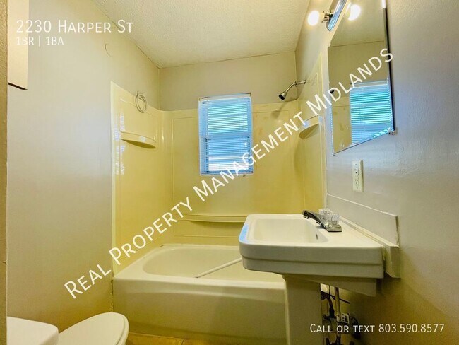 Building Photo - Cozy Duplex close to Downtown Columbia! Ap...