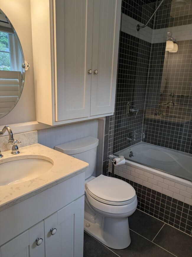 Building Photo - 56 Glengarry Dr