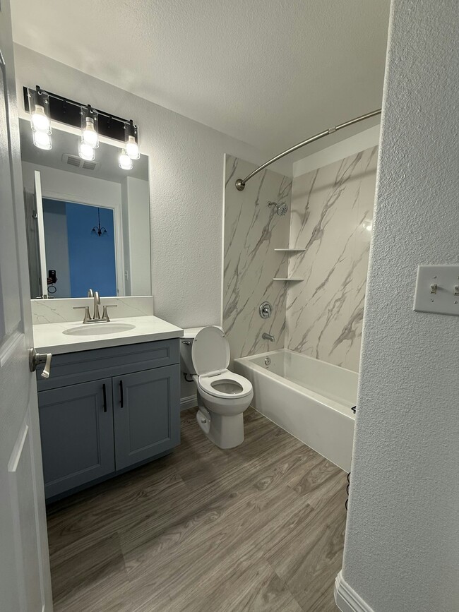 Building Photo - 94-510 Lumiaina Street D203