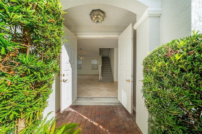 Building Photo - 1500 Shoreline Way