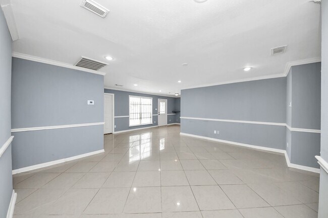 Building Photo - 5920 Conley St