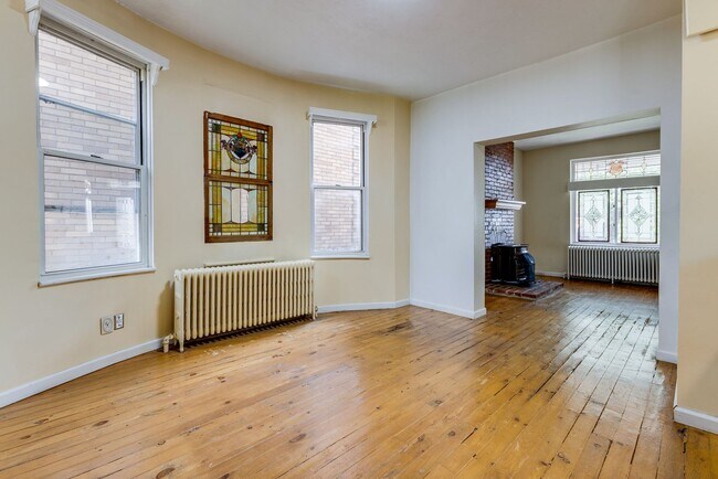 Building Photo - 325 Alice St