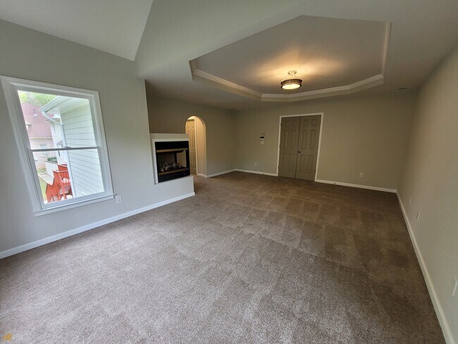 Building Photo - 755 Brooks Cir