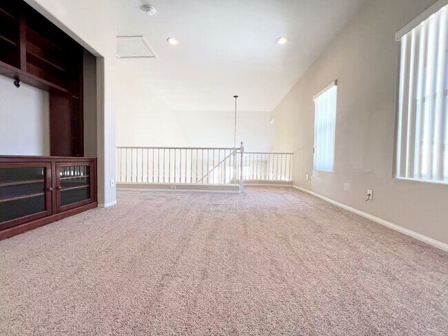 Building Photo - Wonderfully two-story single-family property