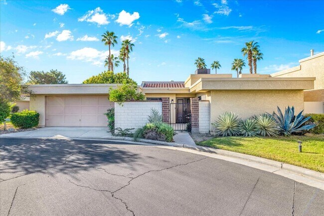 Building Photo - 6735 Harwood Cir