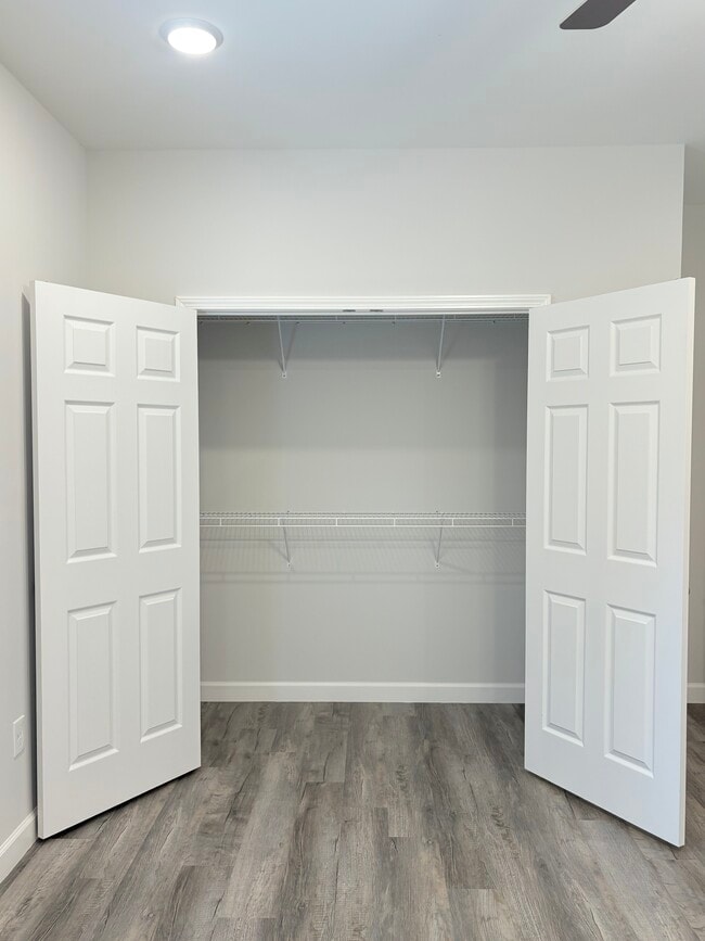 Building Photo - 932 Rodeo Ln