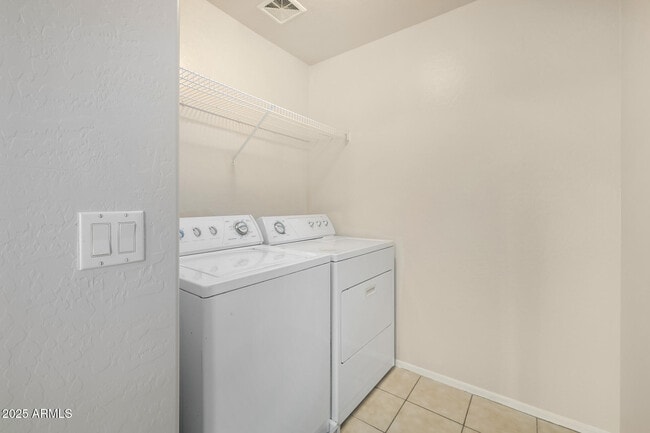 Building Photo - 12050 N Panorama Dr