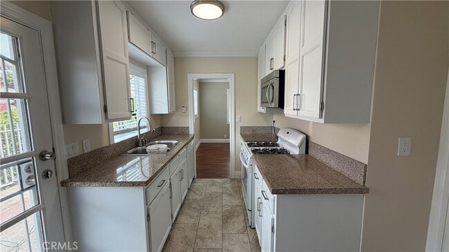 Building Photo - 4721 W 162nd St