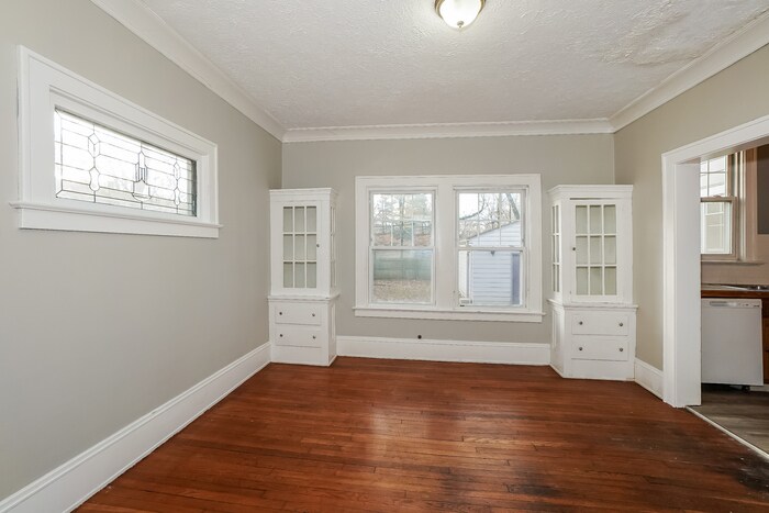 Building Photo - 12996 Cedar Rd