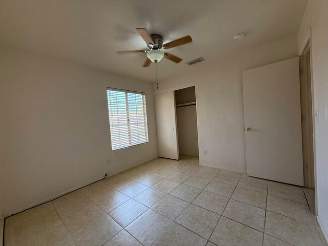 Building Photo - 3913 W Morelos St