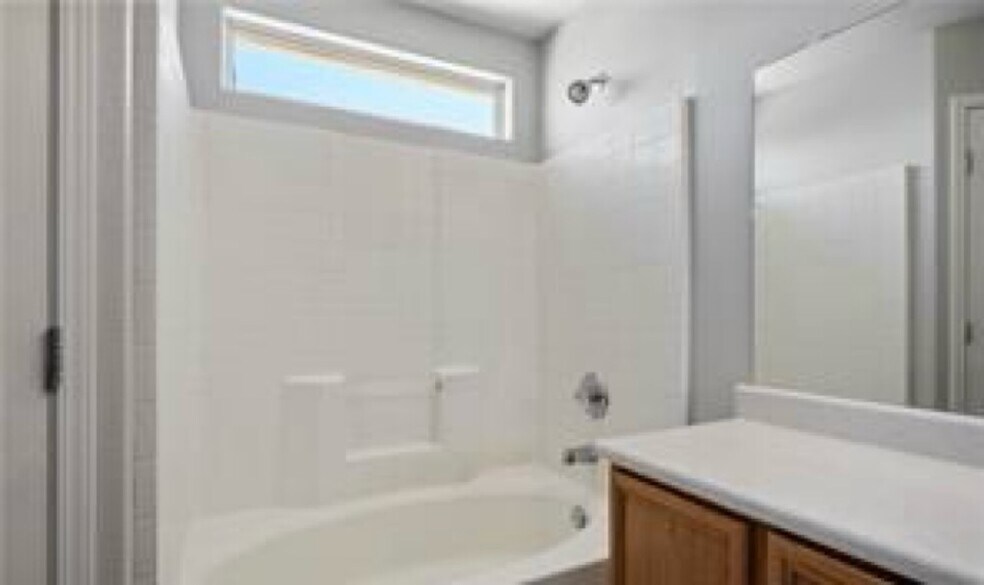 Building Photo - 2076 Pillar Pointe St