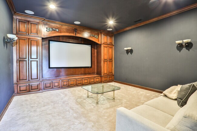 Building Photo - 39520 Colleen Way