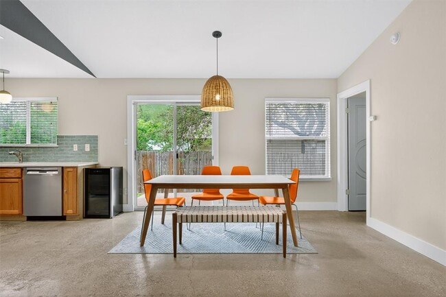 Building Photo - 1182 Waller St