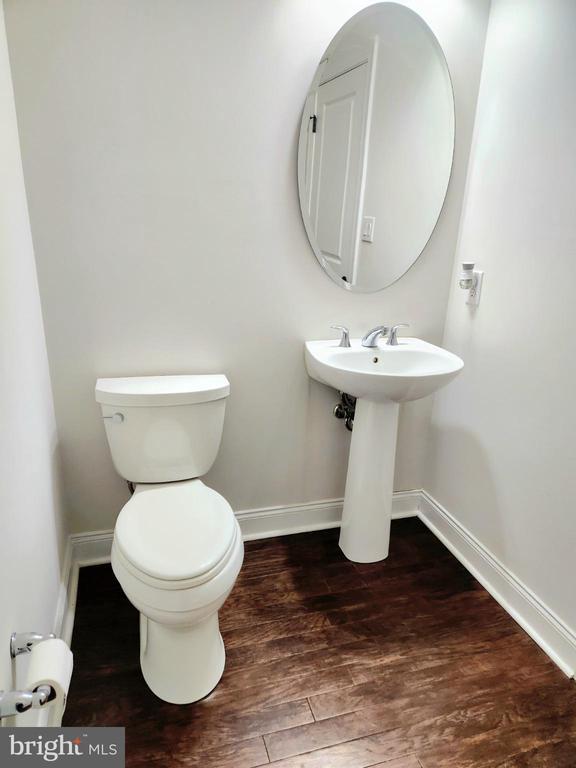 Building Photo - 12 Sassafras Ln