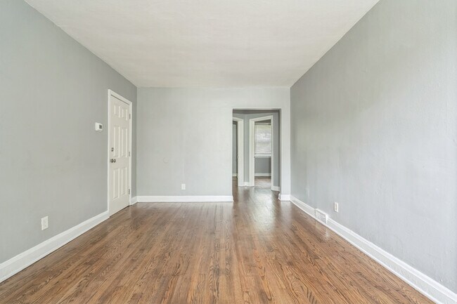 Building Photo - 1122 Gleneagle Rd