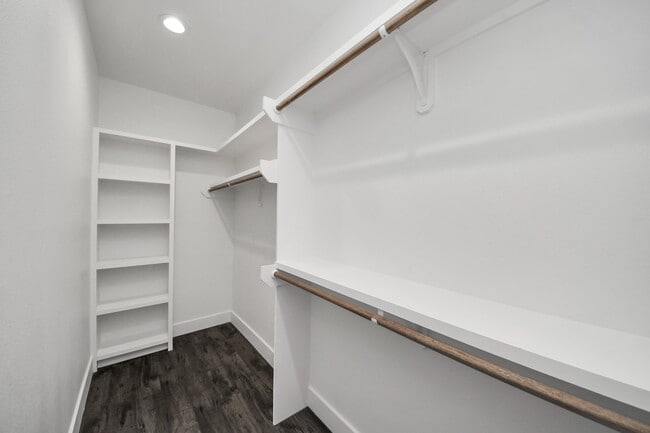 Building Photo - 6739 Calhoun Rd