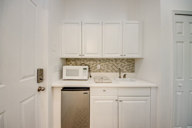 Building Photo - 14021 Bently Cir