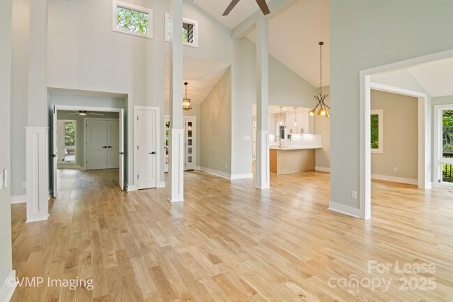 Building Photo - 449 Windward Dr
