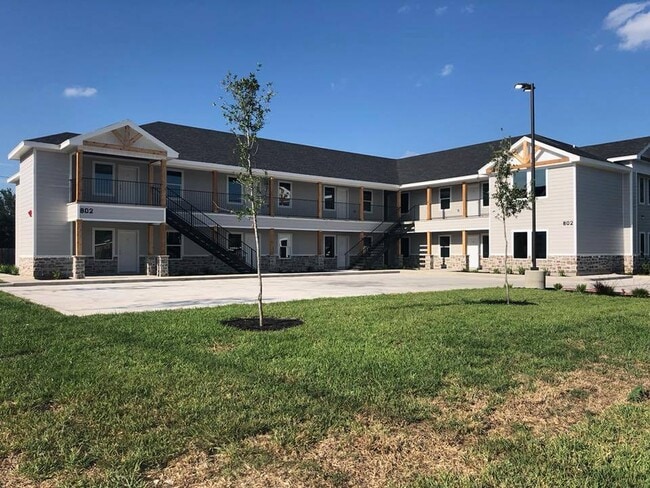 Building Photo - Cherokee Apts