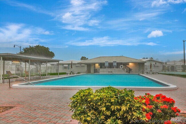 Building Photo - 2650 W Golf Blvd