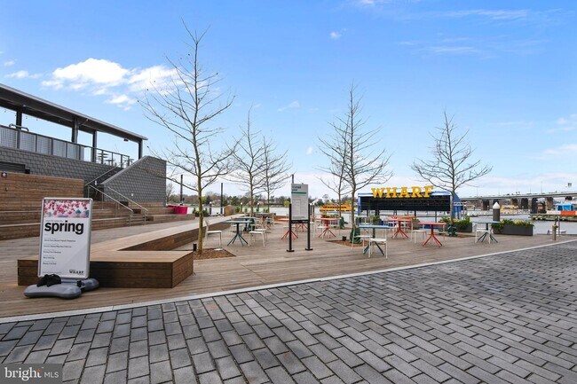 Building Photo - 519 G St SW