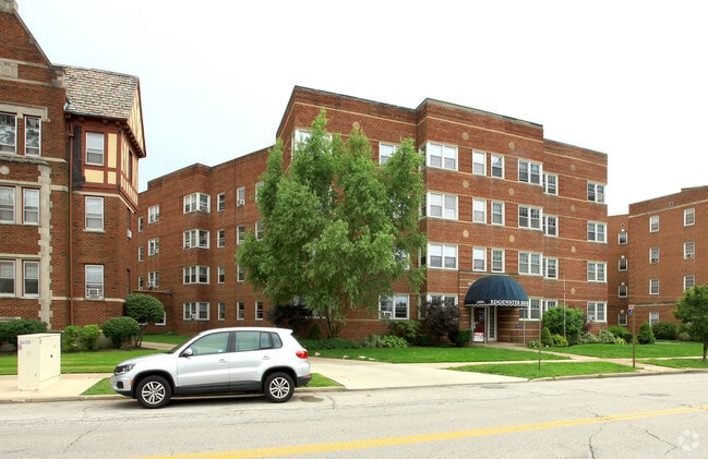 Building Photo - Edgewater House