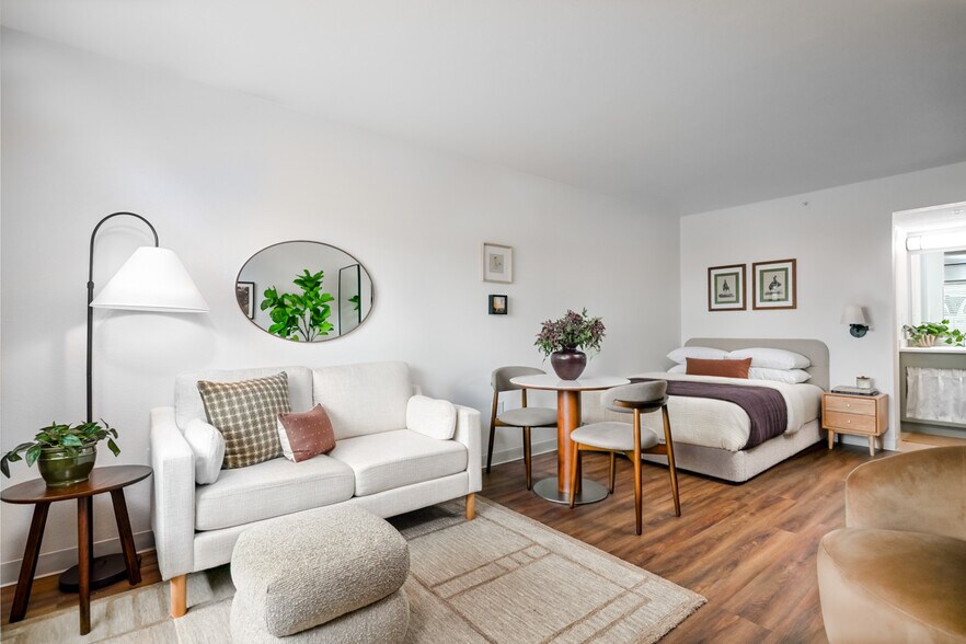Model Apartment - Live Oak Apartments
