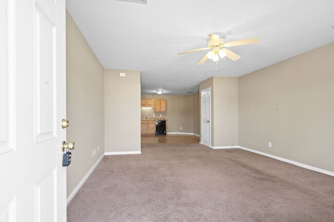 Building Photo - 508 Luxury Dr