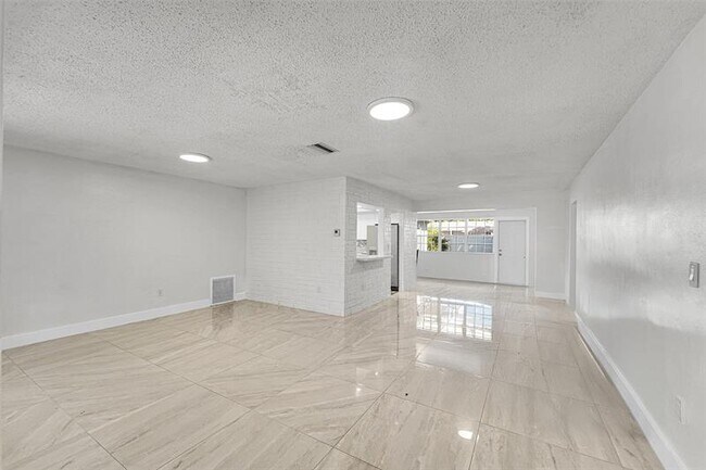 Building Photo - 7251 Grandview Blvd