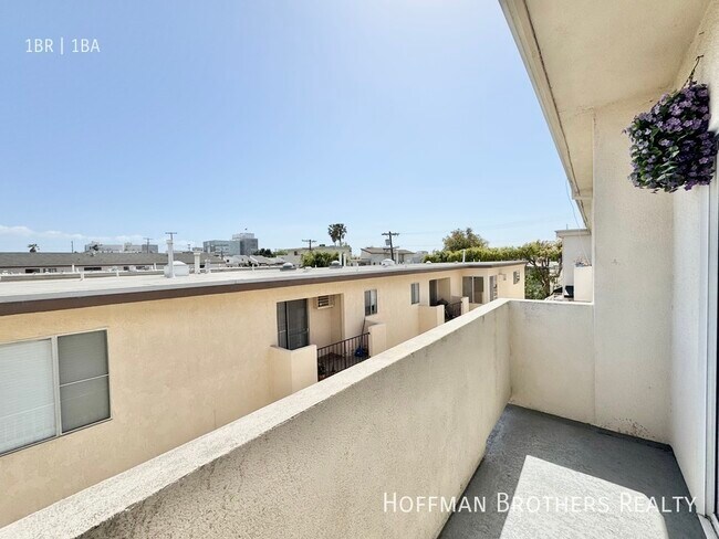 Building Photo - 3727 Watseka Ave