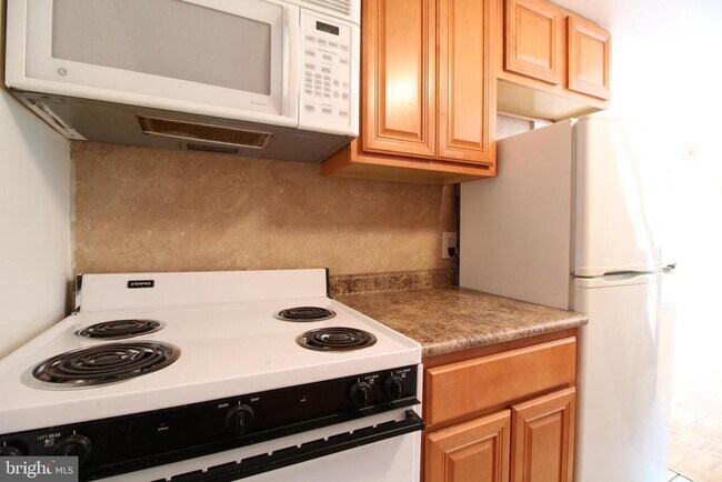 Building Photo - 515 S 12th St