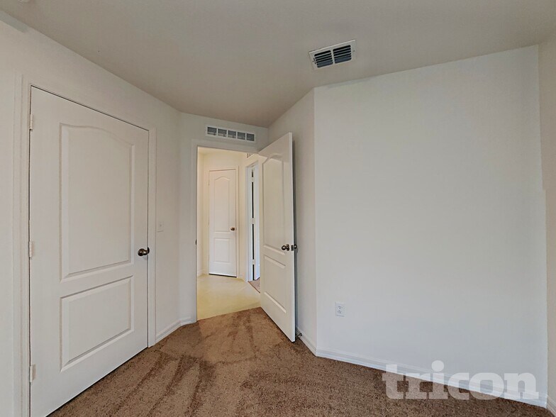 Building Photo - 1656 Luft Ln