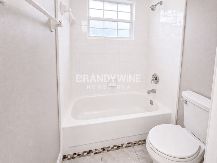 Building Photo - 11067 Barbizon Cir W