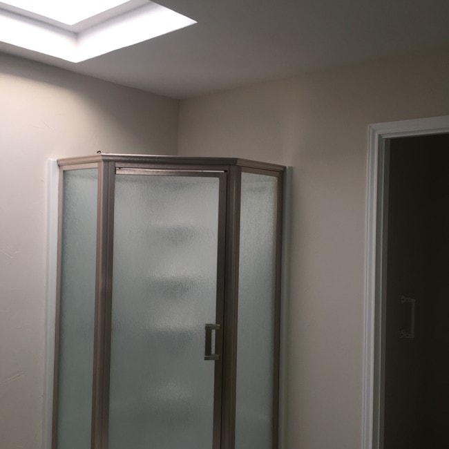 Building Photo - 200 Free Rein