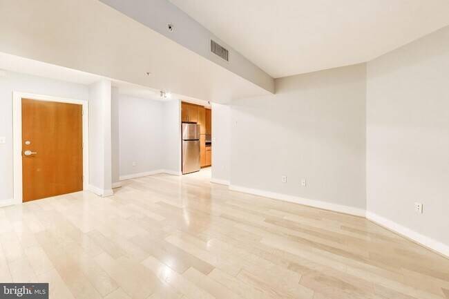 Building Photo - 915 E Street NW Unit 414
