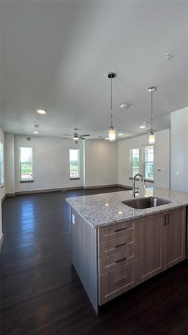 Building Photo - 11201 American Elm Wy