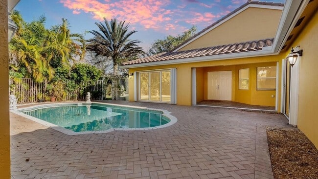 Building Photo - 19820 SW 7th Pl