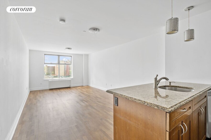 Building Photo - 721 Flushing Ave