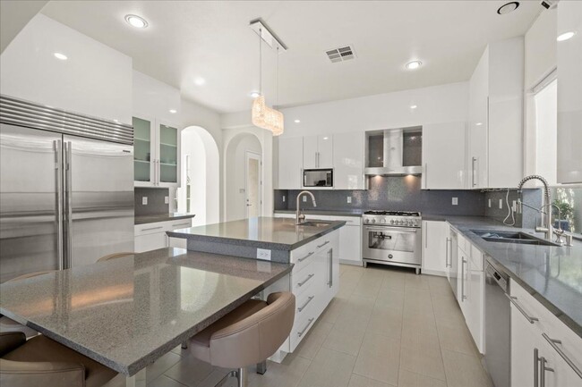 Building Photo - 3043 Red Springs Dr