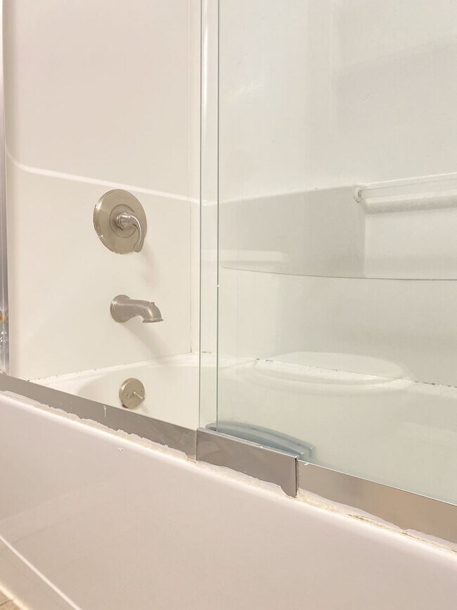 Building Photo - Coming Soon! Updated 4 bed 2 bath house right in the heart of Benson.