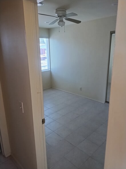 Building Photo - 1439 Burton St