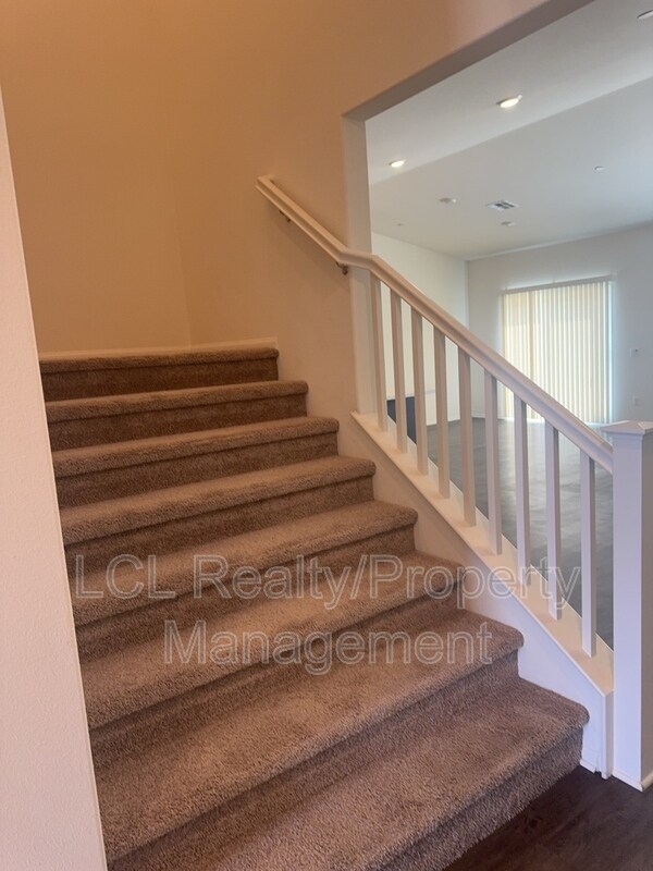 Building Photo - 26808 Baneberry Ct