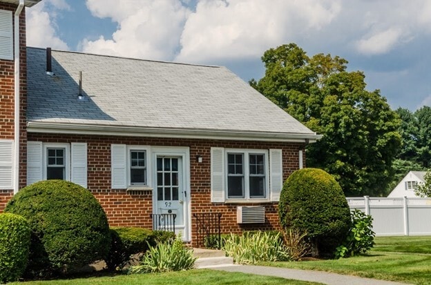 Building Photo - 92 Emerson Gardens Rd