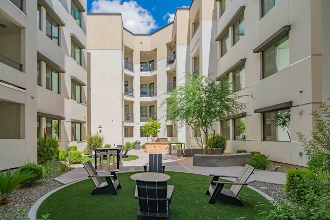 Building Photo - 15501 N Dial Blvd